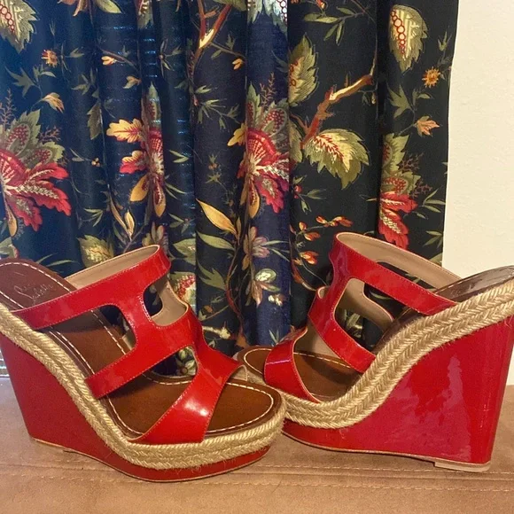 CHRISTIAN LOUBOUTIN RED PATENT 5” Wedge / 1” Toe Sandals size 37 HOT! - Picture 1 of 15